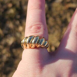14K Yellow Gold Croissant Style Twist Scroll Band Rand 8mm Wide Size 5